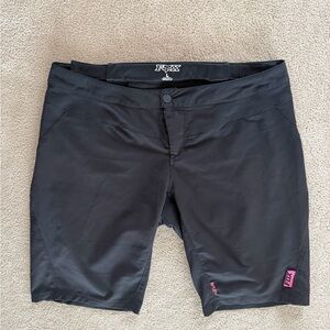 Fox Women's Black and Pink Shorts